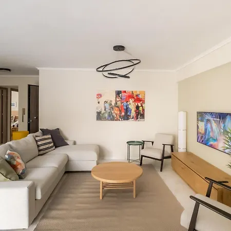 Spacious Elegant Luxurious Apartament *